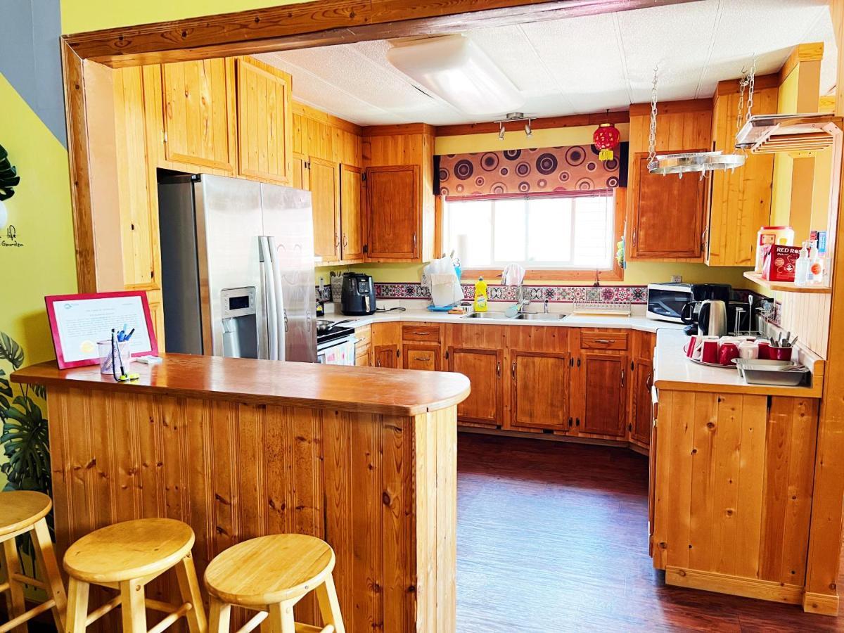 Sarah's dreamhouse B&B Churchill Bagian luar foto